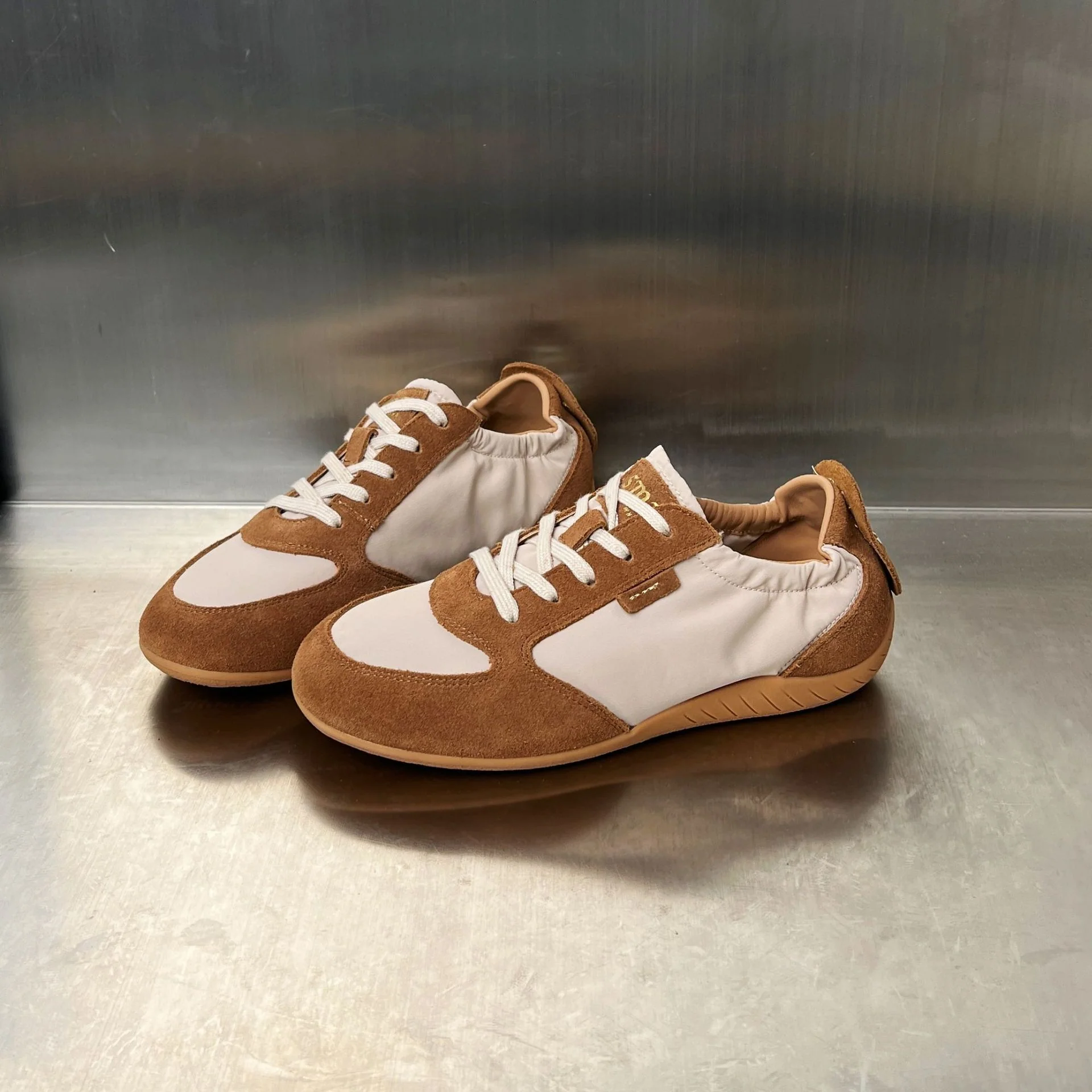 Damen Sportliche Sneakers mit atmungsaktiver Obermaterialkombination und rutschfester Sohle Heidi Mode - Image 6