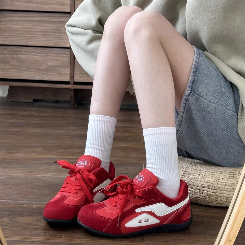 Damen Sportliche Sneakers mit atmungsaktiver Sohle und modischer Akzentuierung Heidi Mode