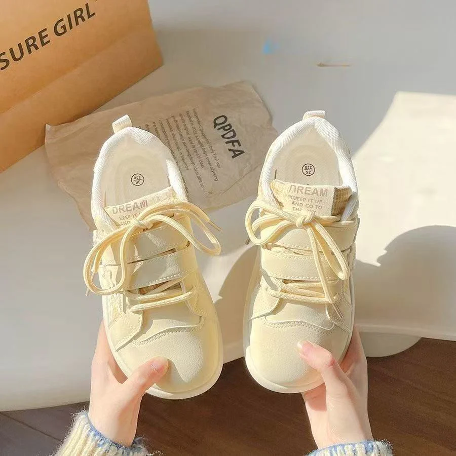 Damen Sportliche Sneakers mit bequemer Dämpfung und elastischem Schnürsystem Heidi Mode - Image 4