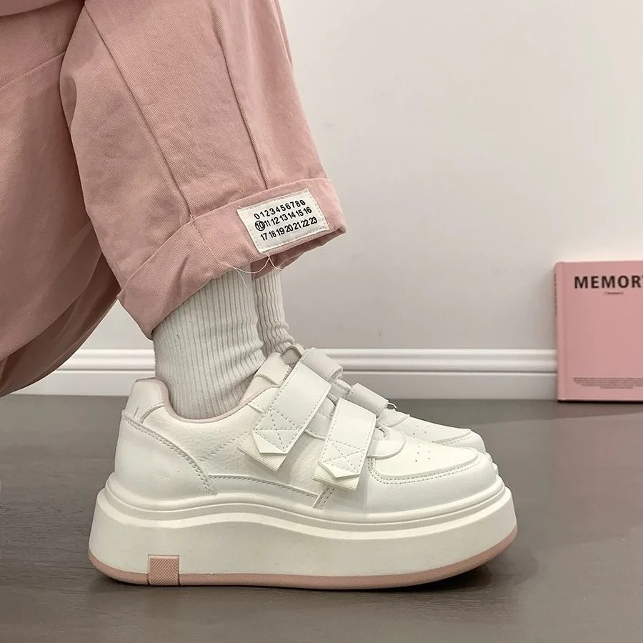 Damen Sportliche Sneakers mit breiter Sohle und elegantem Klettverschluss Heidi Mode - Image 8