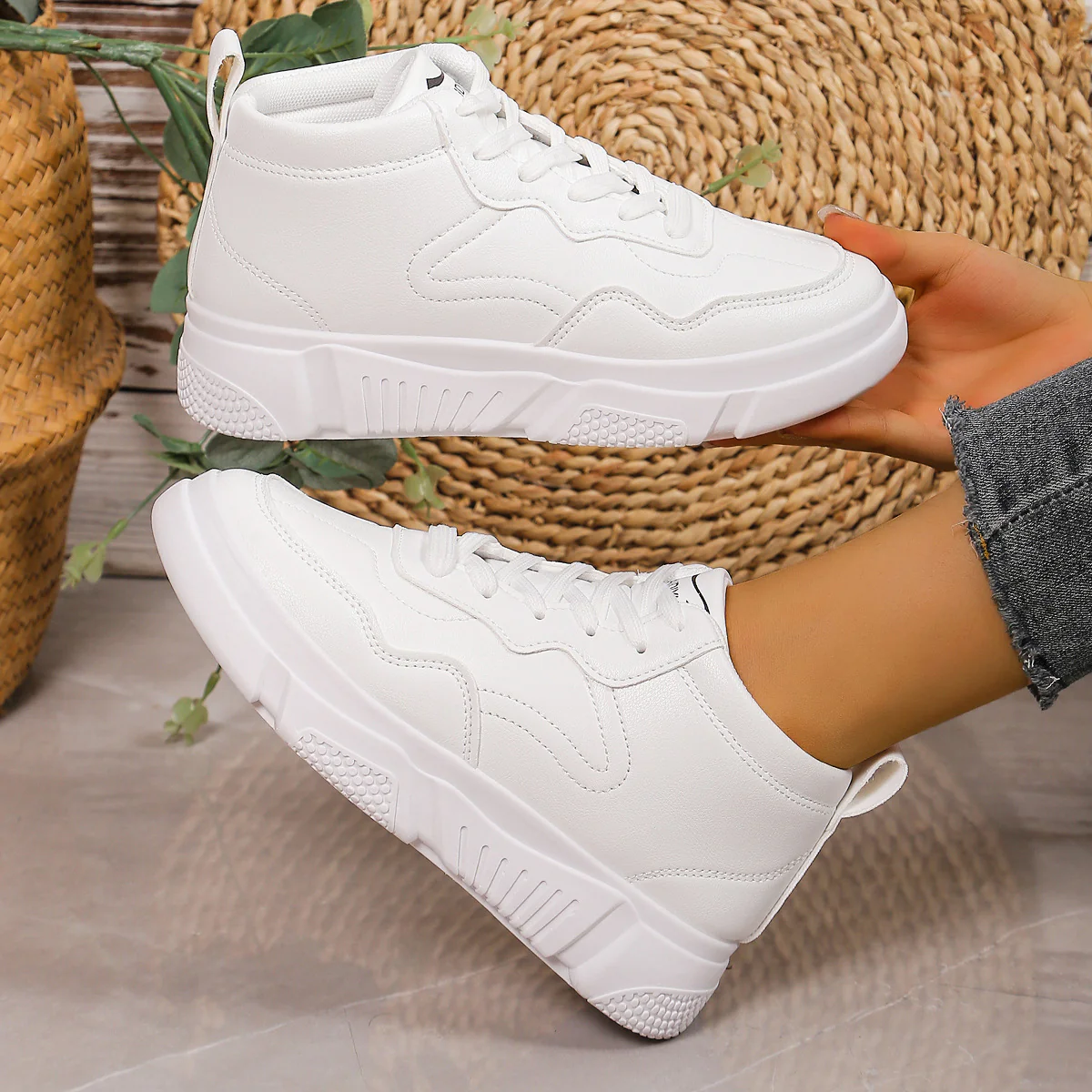 Damen Sportliche Sneakers mit dämpfender Laufsohle und trendigem Design Heidi Mode - Image 4