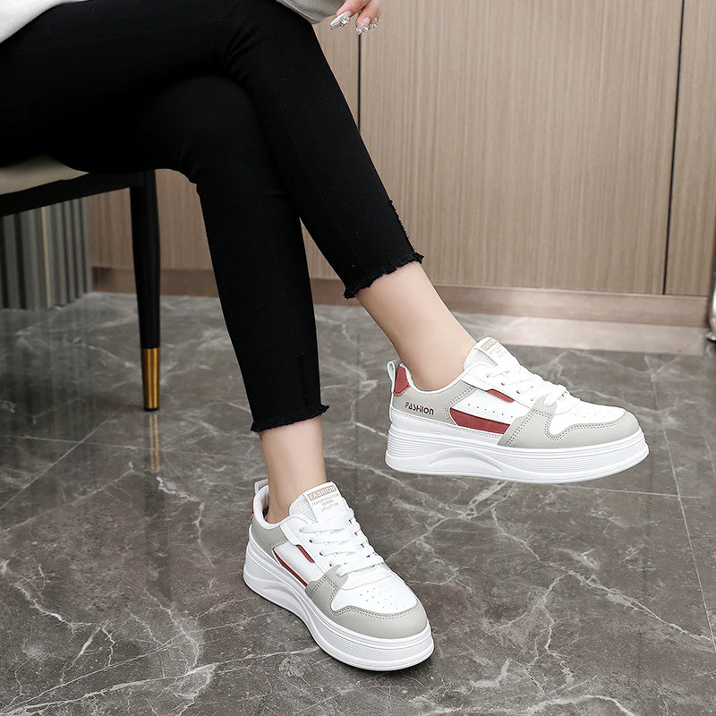 Damen Sportliche Sneakers mit dämpfender Sohle und modernem Design Heidi Mode - Image 3