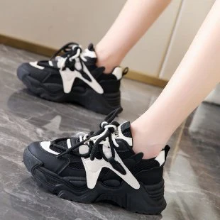 Damen Sportliche Sneakers mit dämpfender Sohlenkonstruktion und innovativem Design Heidi Mode - Image 2