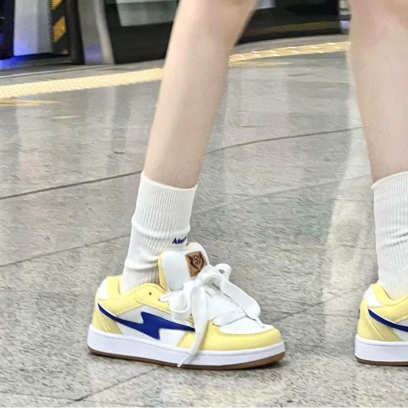 Damen Sportliche Sneakers mit dynamischem Design und komfortabler Polsterung Heidi Mode - Image 3