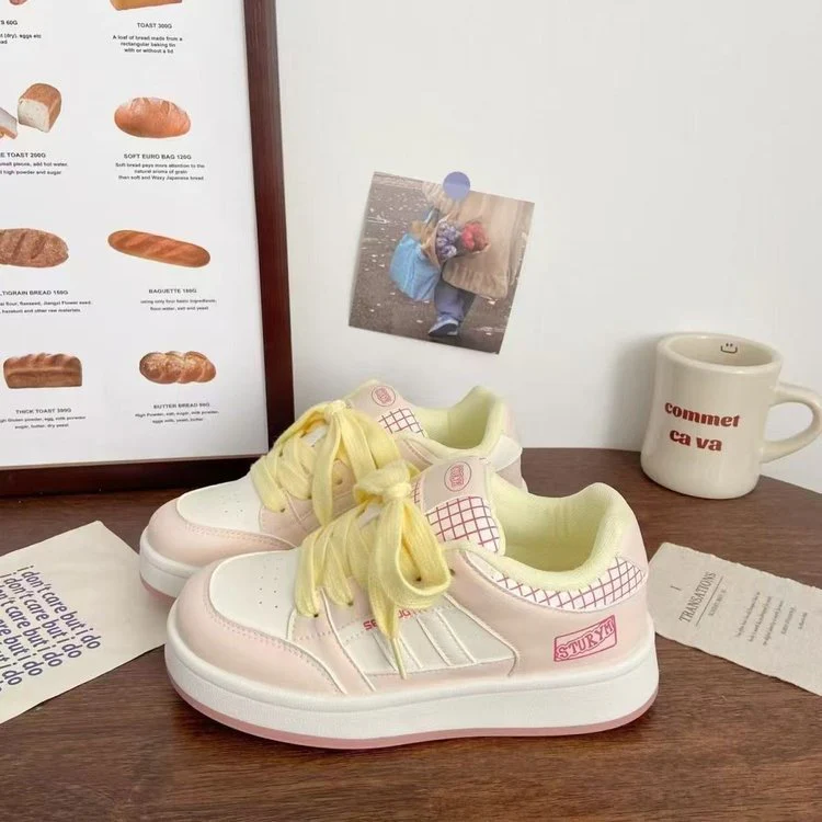 Damen Sportliche Sneakers mit einzigartigem Design und atmungsaktivem Obermaterial Heidi Mode - Image 2