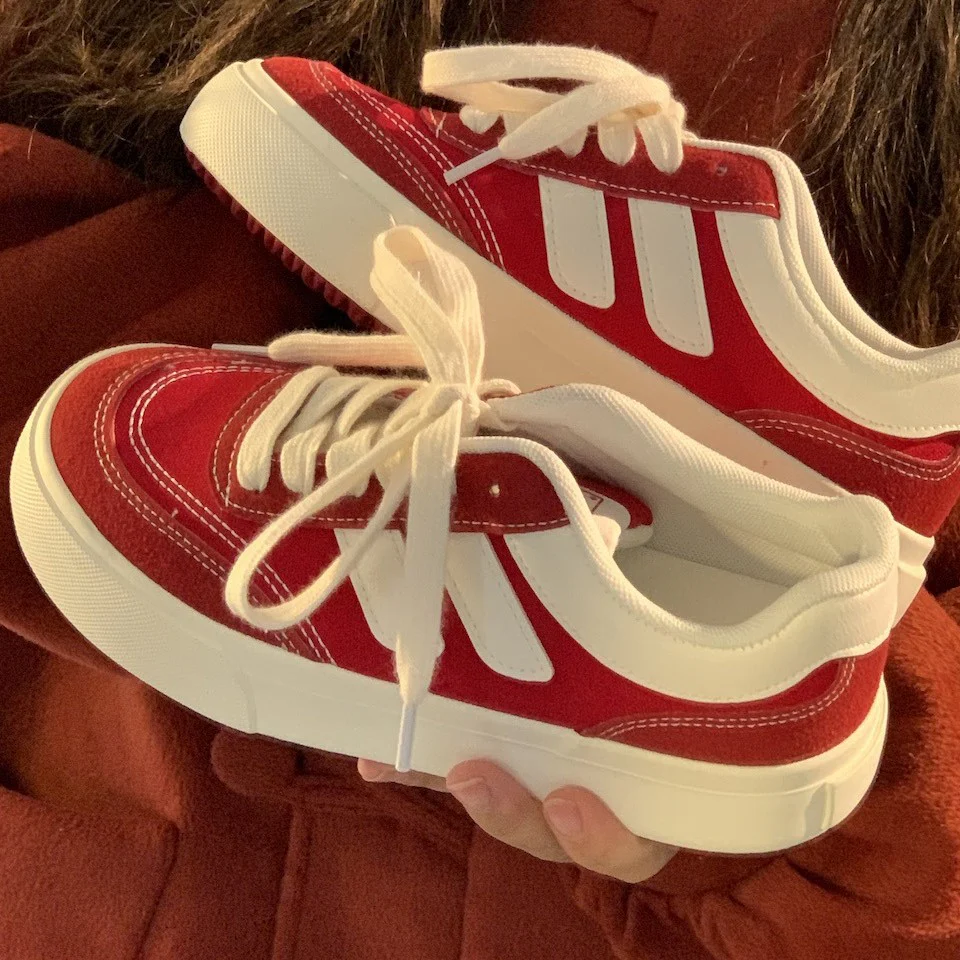 Damen Sportliche Sneakers mit einzigartiger Oberflächenstruktur und dämpfender Sohle Heidi Mode - Image 2