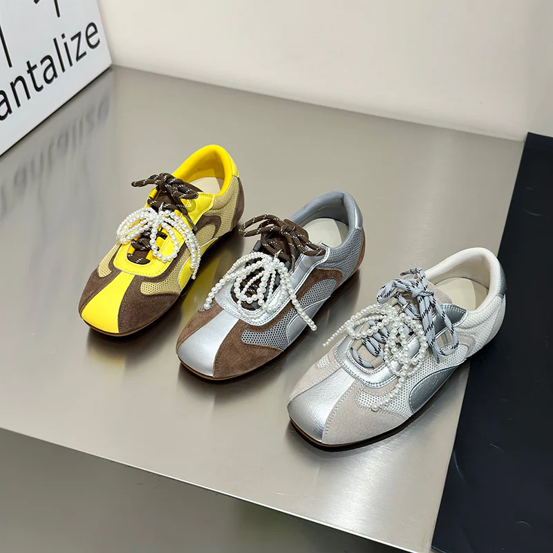 Damen Sportliche Sneakers mit eleganten Perlenakzenten Heidi Mode - Image 4