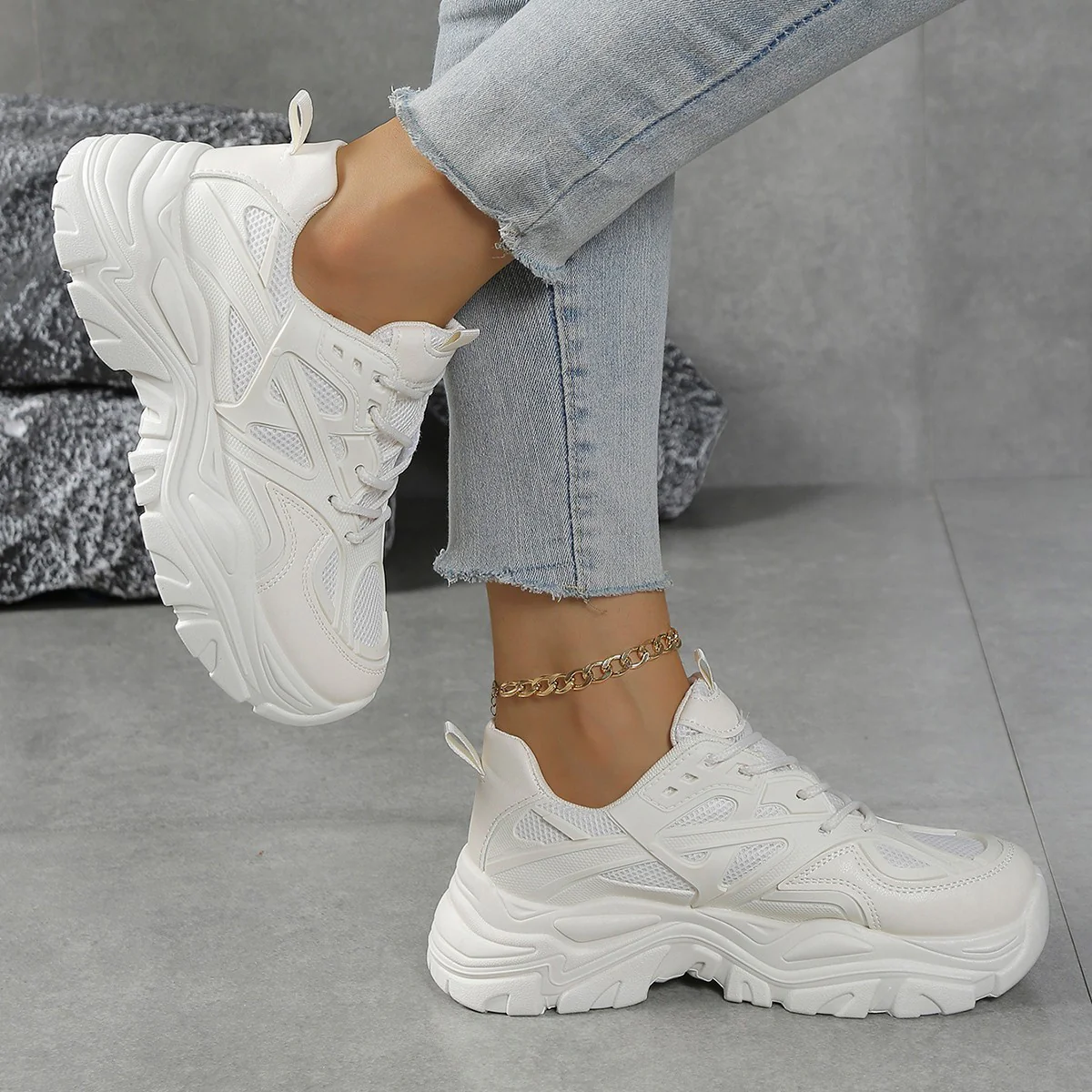 Damen Sportliche Sneakers mit ergonomischem Design und atmungsaktiver Oberflächenstruktur Heidi Mode - Image 4
