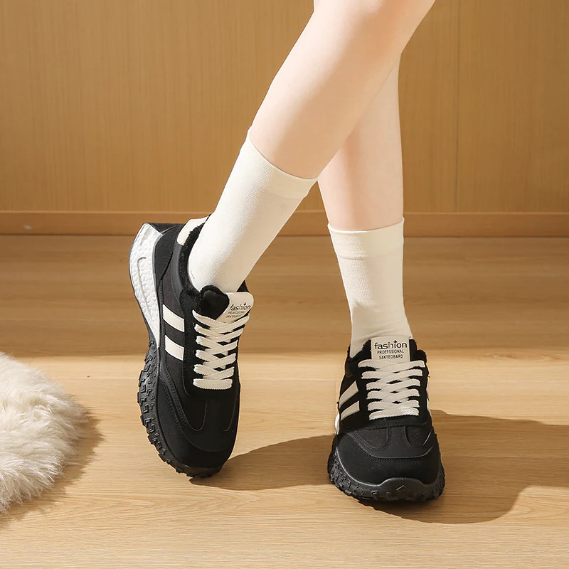 Damen Sportliche Sneakers mit futuristischem Design und kuscheligem Innenfutter Heidi Mode - Image 4