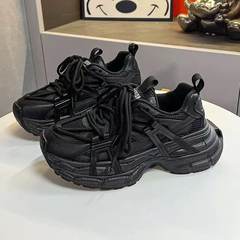 Damen Sportliche Sneakers mit futuristischem Design und stabiler Sohle Heidi Mode - Image 3