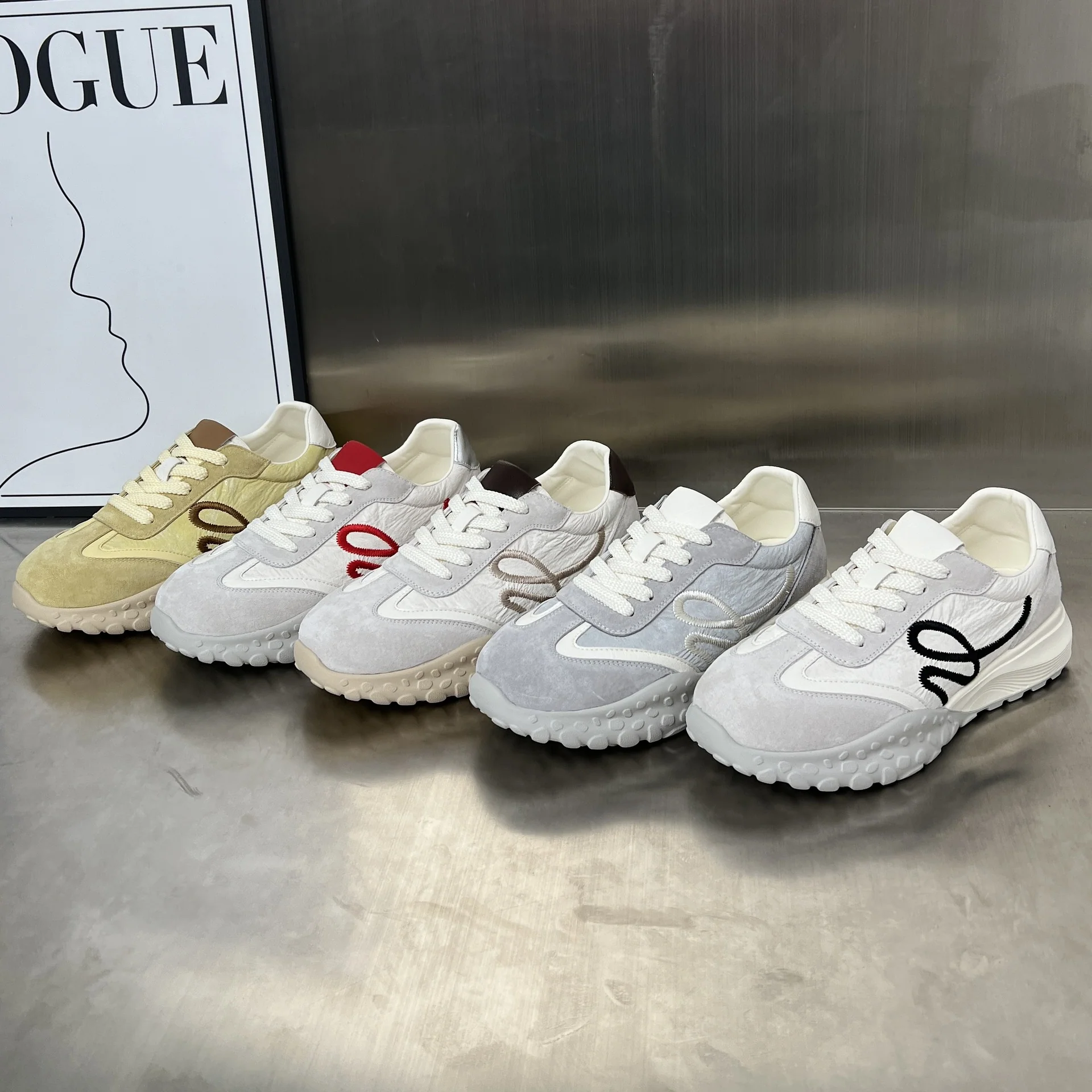 Damen Sportliche Sneakers mit gepolstertem Futter und rutschfester Laufsohle Heidi Mode - Image 3