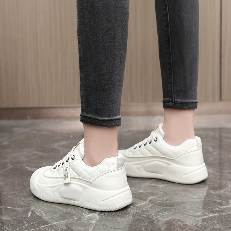 Damen Sportliche Sneakers mit gepolstertem Innenfutter und rutschfester Sohle Heidi Mode - Image 4
