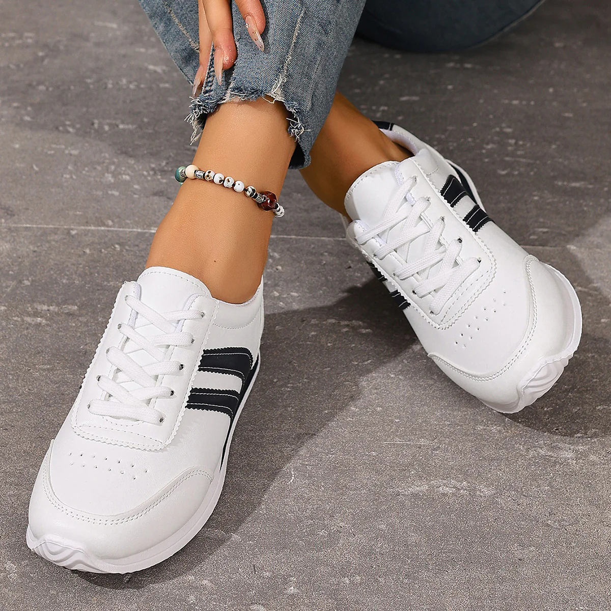 Damen Sportliche Sneakers mit gepolstertem Komfort und modernem Design Heidi Mode - Image 3