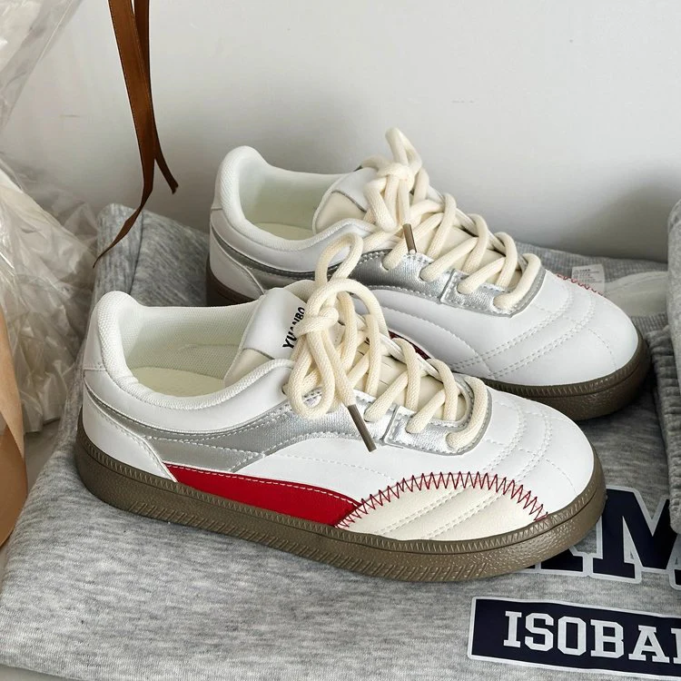 Damen Sportliche Sneakers mit gepolsterter Sohle und einzigartigem Design Heidi Mode - Image 4