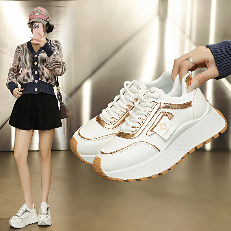 Damen Sportliche Sneakers mit glänzenden Akzenten und dämpfendem Profil Heidi Mode