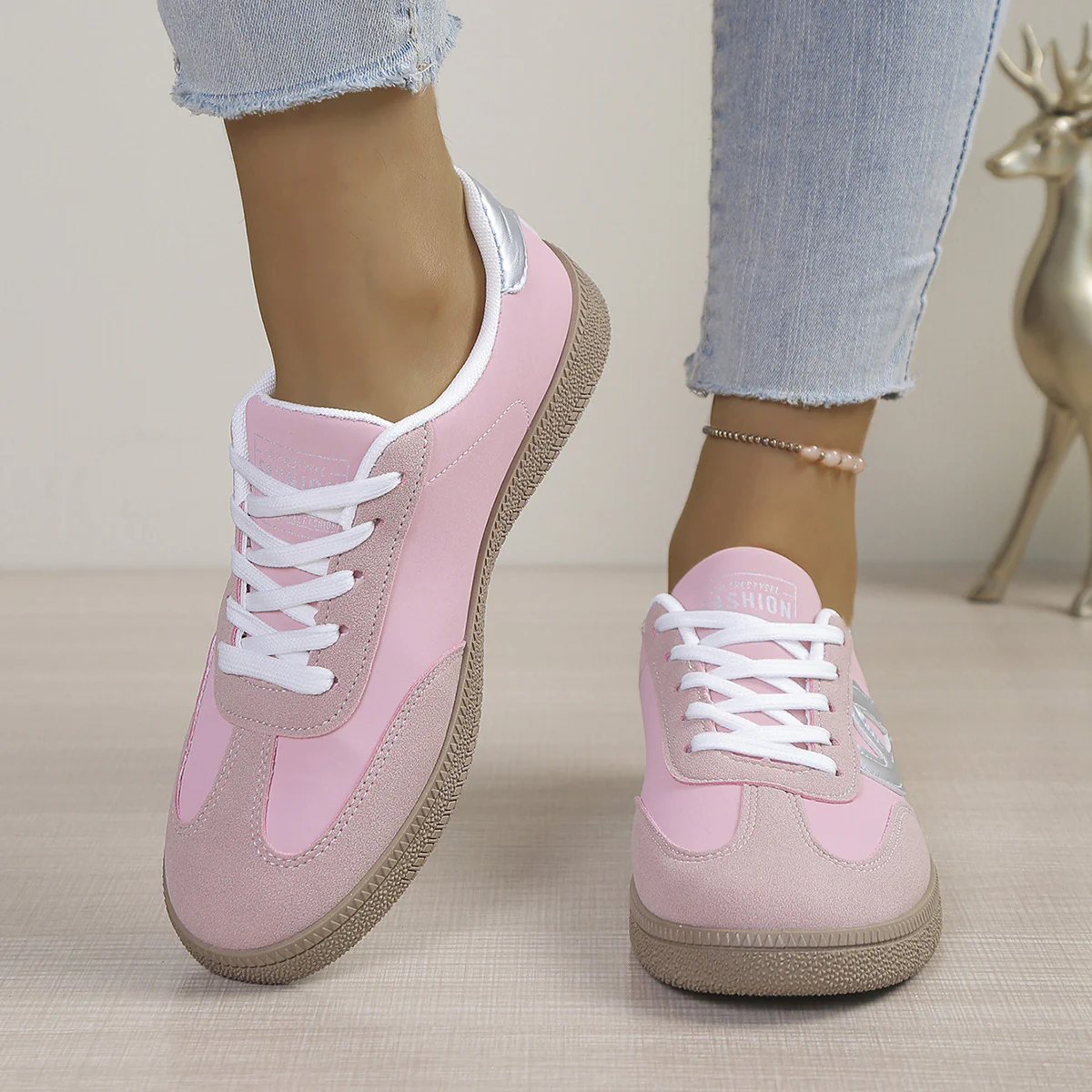 Damen Sportliche Sneakers mit glänzenden Akzenten und innovativer Sohle Heidi Mode - Image 3