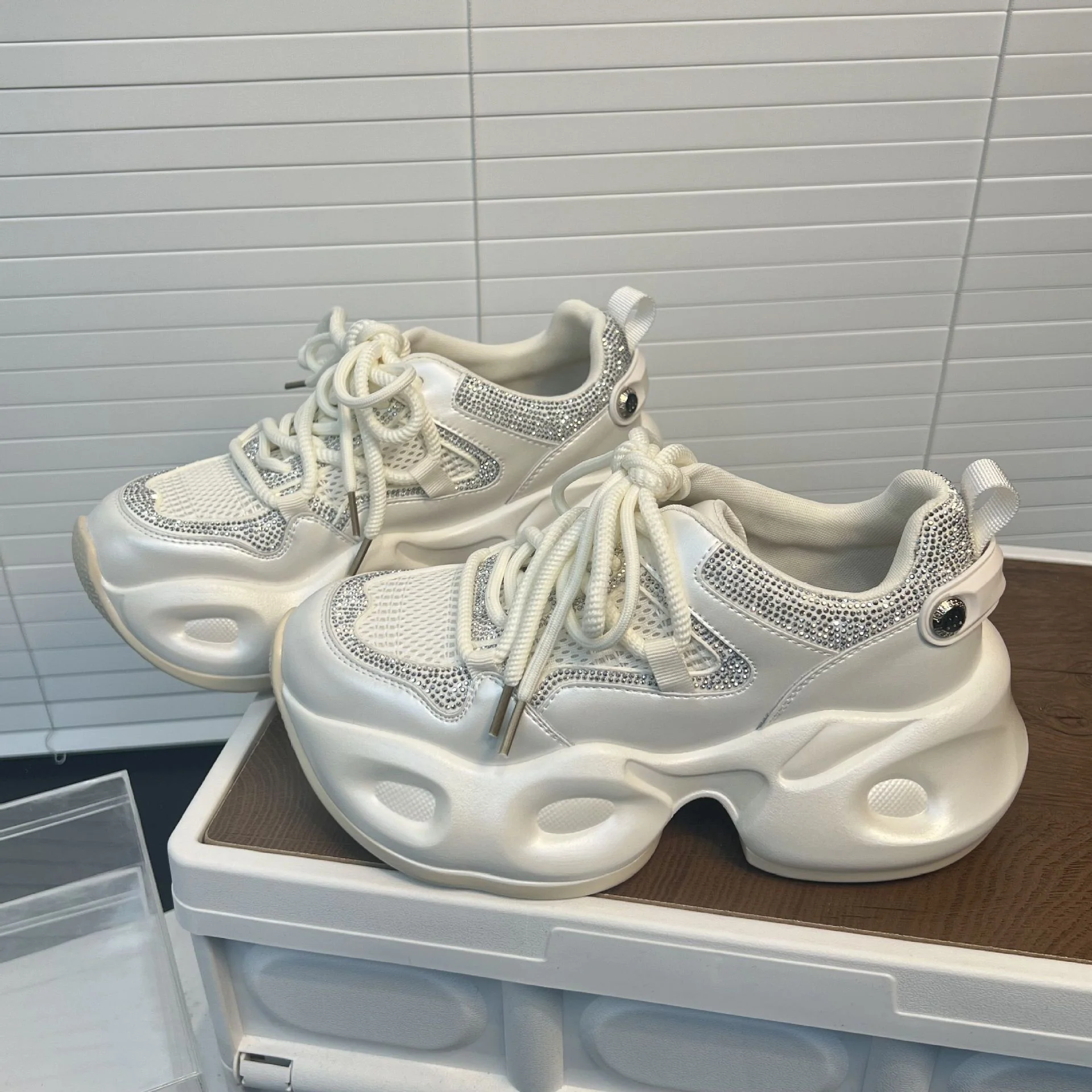 Damen Sportliche Sneakers mit Glitzer-Akzenten und innovativer Dämpfungstechnologie Heidi Mode
