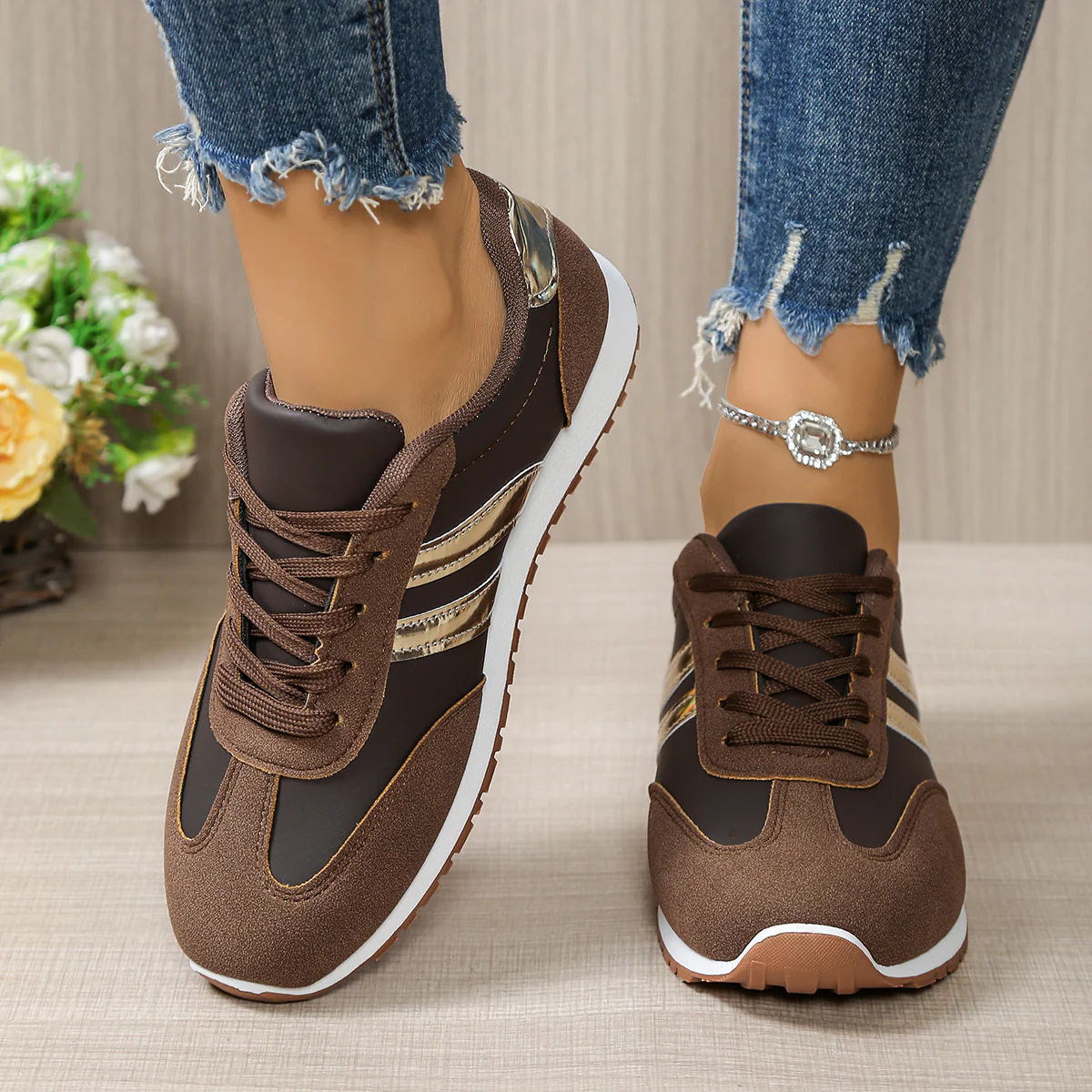 Damen Sportliche Sneakers mit Glitzerakzenten Heidi Mode - Image 3