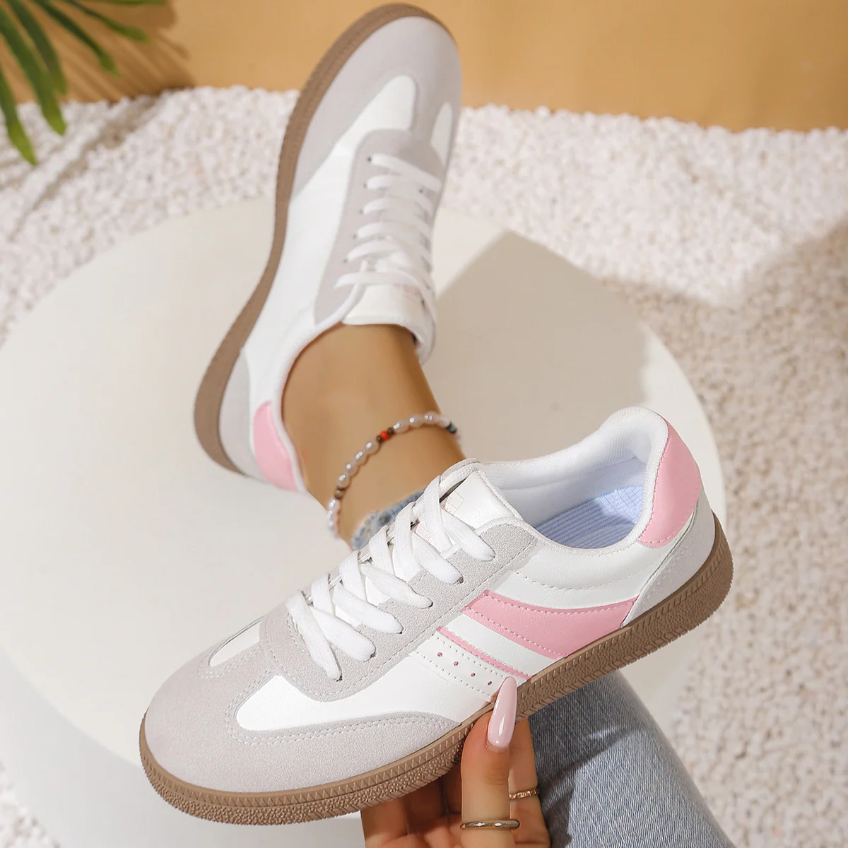 Damen Sportliche Sneakers mit hochwertiger Leder-Verarbeitung und rutschfester Gummisohle Heidi Mode - Image 3