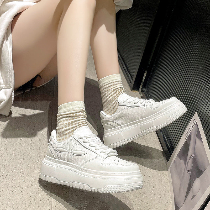 Damen sportliche Sneakers mit hohem Plateau-Heel und kunstleder Oberfläche Heidi Mode - Image 3