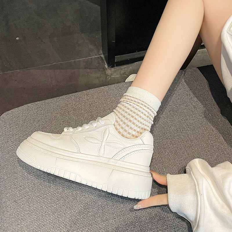 Damen sportliche Sneakers mit hohem Plateau-Heel und kunstleder Oberfläche Heidi Mode - Image 4