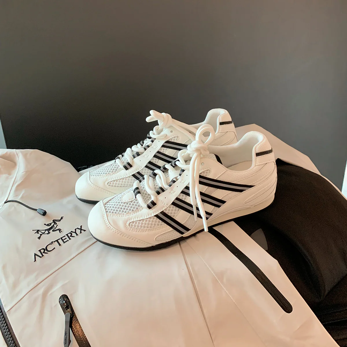 Damen Sportliche Sneakers mit innovativem Dämpfungssystem und atmungsaktiver Mesh-Oberfläche Heidi Mode - Image 8