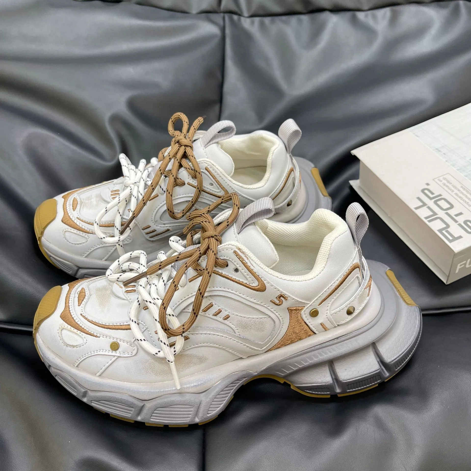 Damen Sportliche Sneakers mit innovativem Dämpfungssystem und modischem Design Heidi Mode
