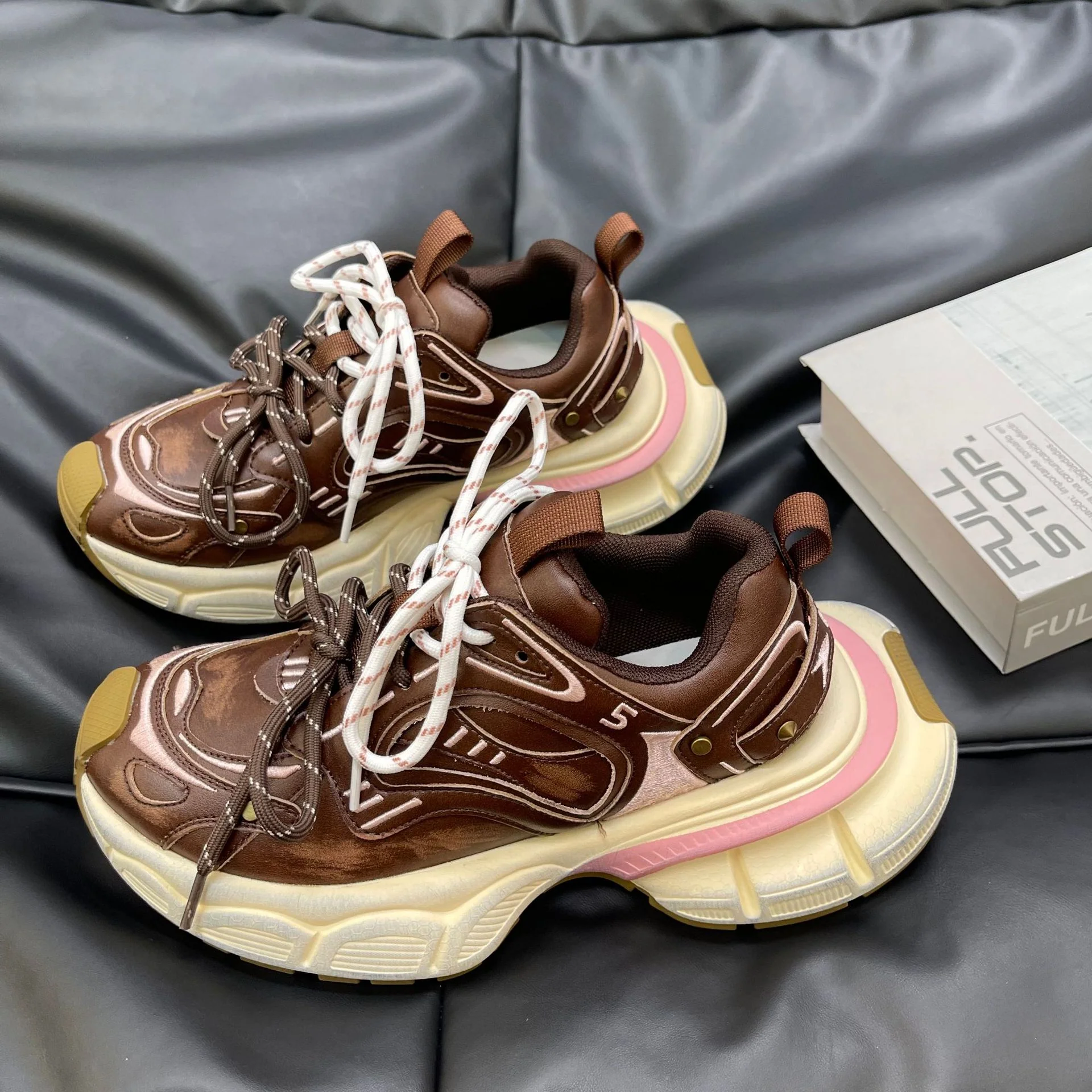 Damen Sportliche Sneakers mit innovativem Dämpfungssystem und modischem Design Heidi Mode - Image 2
