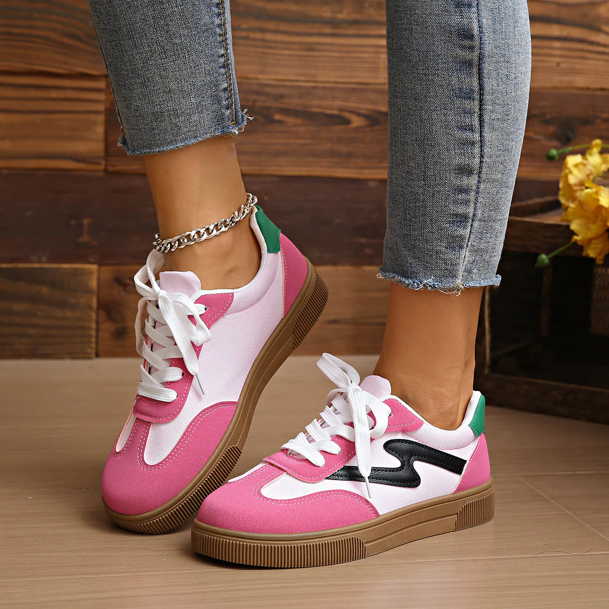 Damen Sportliche Sneakers mit innovativem Design und rutschfester Sohle Heidi Mode