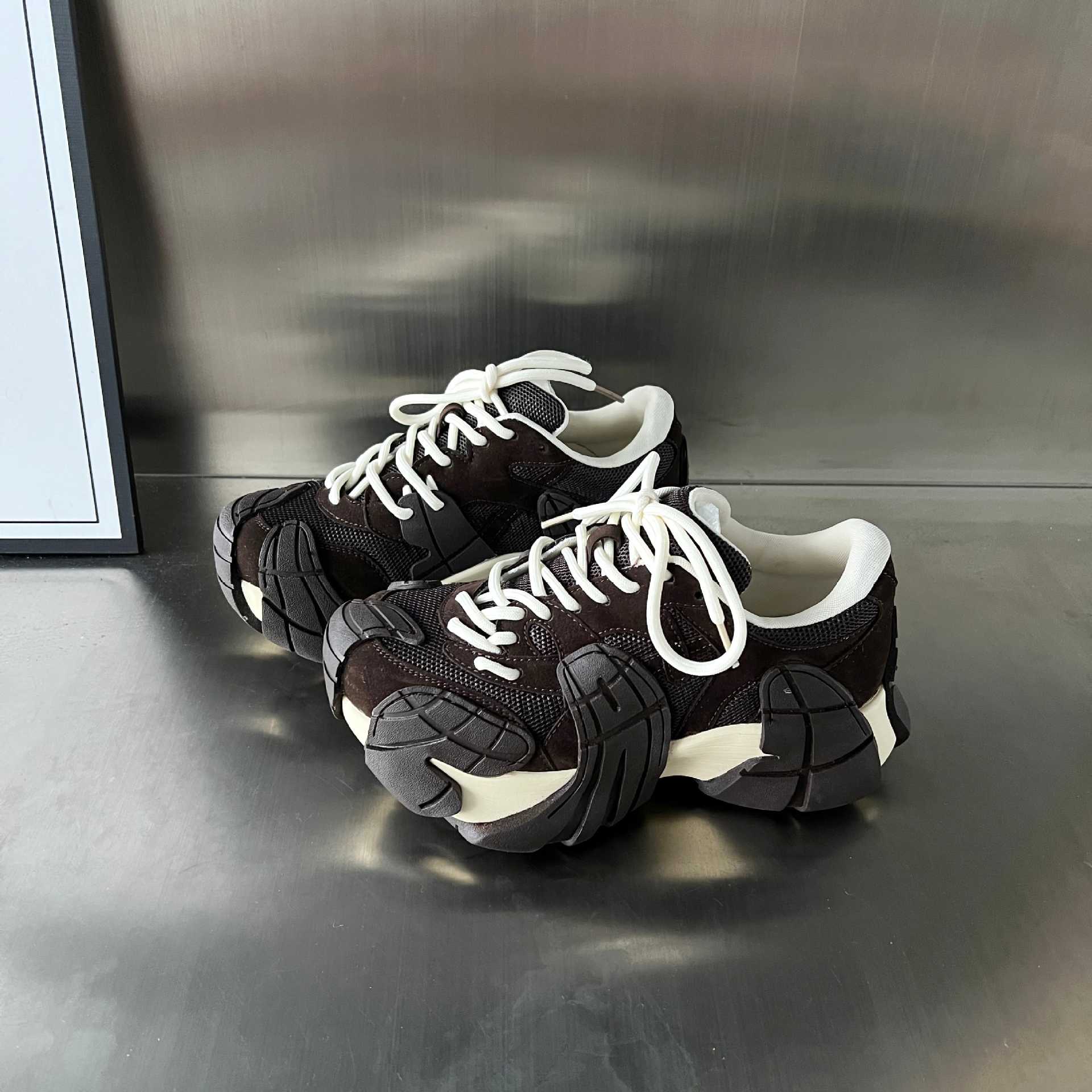 Damen Sportliche Sneakers mit innovativem Design und rutschfester Sohle Heidi Mode