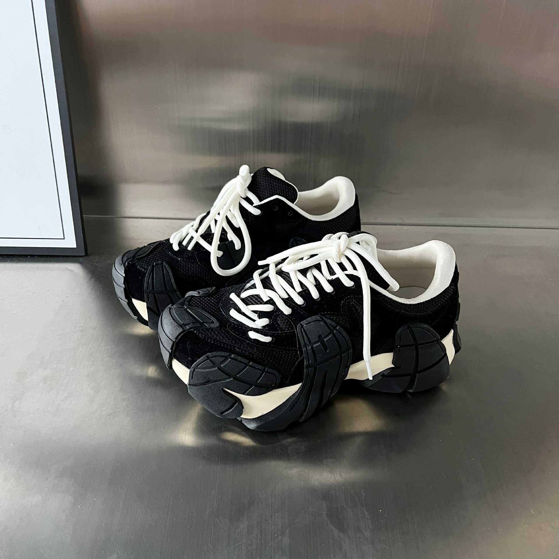 Damen Sportliche Sneakers mit innovativem Design und rutschfester Sohle Heidi Mode - Image 8