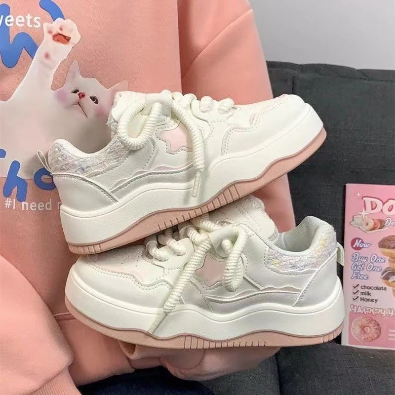 Damen Sportliche Sneakers mit innovativer Designstruktur Heidi Mode - Image 7