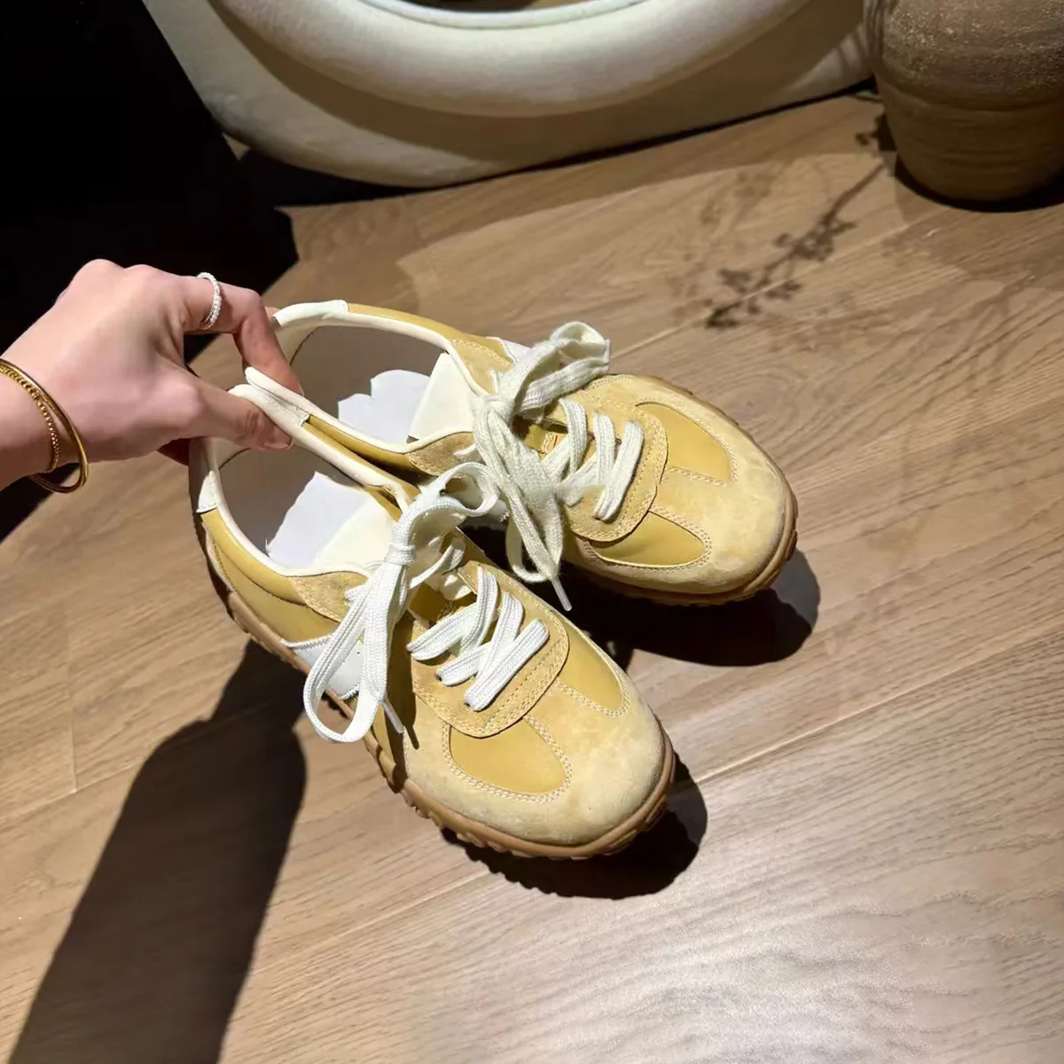 Damen Sportliche Sneakers mit innovativer Sohle und hochwertigem Wildleder-Obermaterial Heidi Mode - Image 6