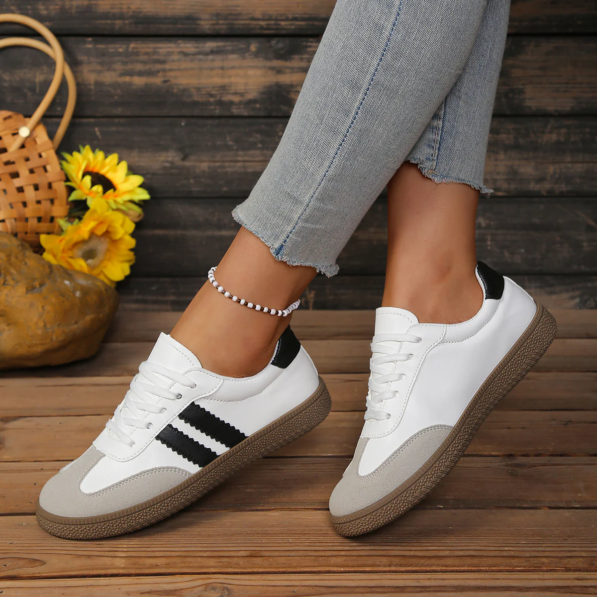 Damen Sportliche Sneakers mit komfortabler Sohle und trendigen Details Heidi Mode - Image 3