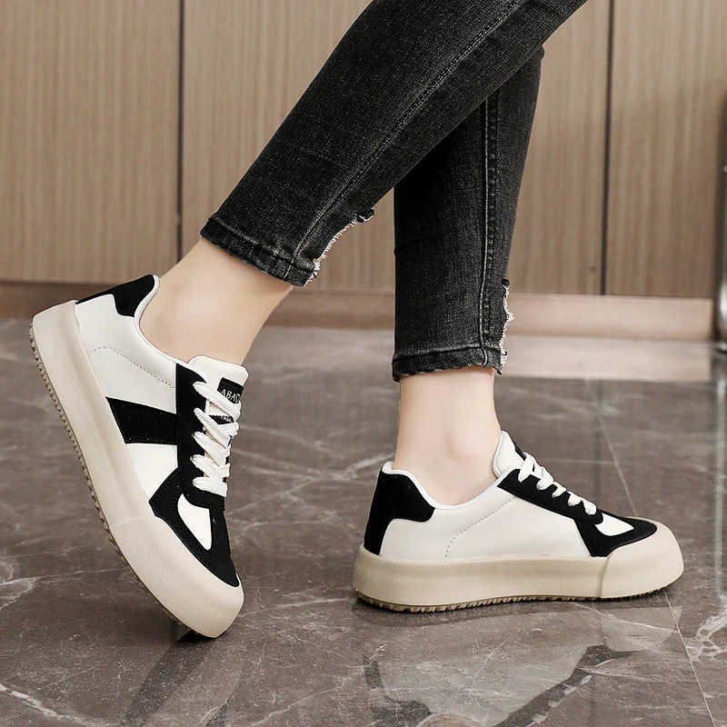 Damen Sportliche Sneakers mit kontrastierenden Materialien Heidi Mode - Image 3