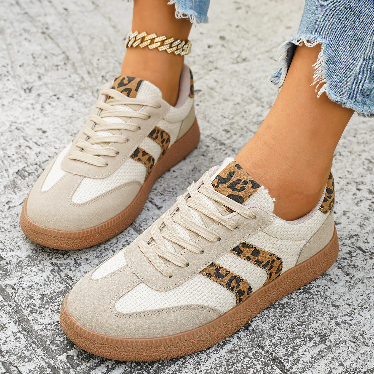 Damen Sportliche Sneakers mit Leoprint-Design und atmungsaktiver Oberflächenstruktur Heidi Mode - Image 2