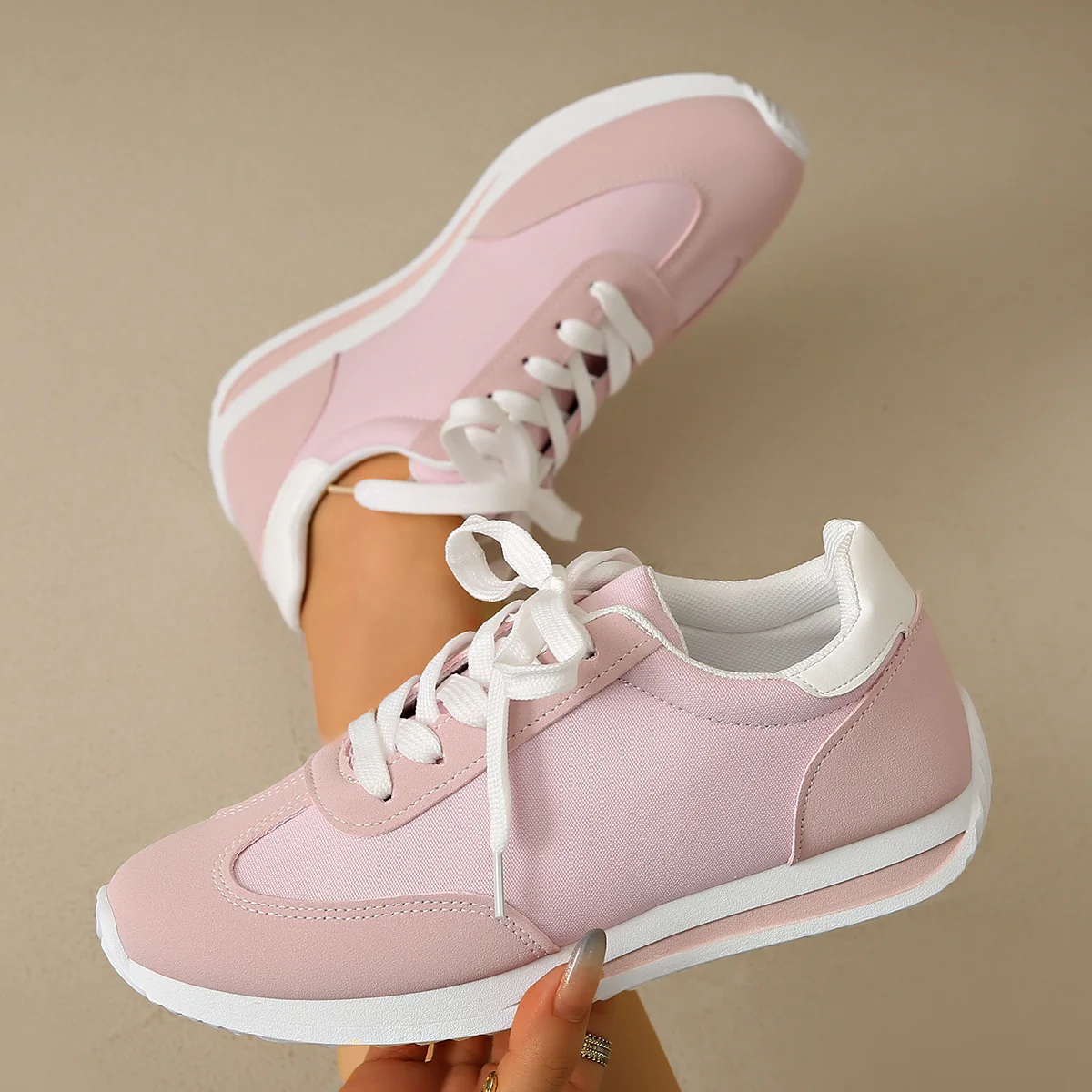 Damen Sportliche Sneakers mit luftiger Mesh-Oberfläche und flexibler Laufsohle Heidi Mode - Image 2