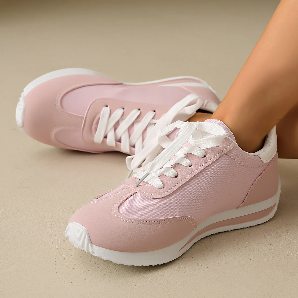 Damen Sportliche Sneakers mit luftiger Mesh-Oberfläche und flexibler Laufsohle Heidi Mode - Image 3