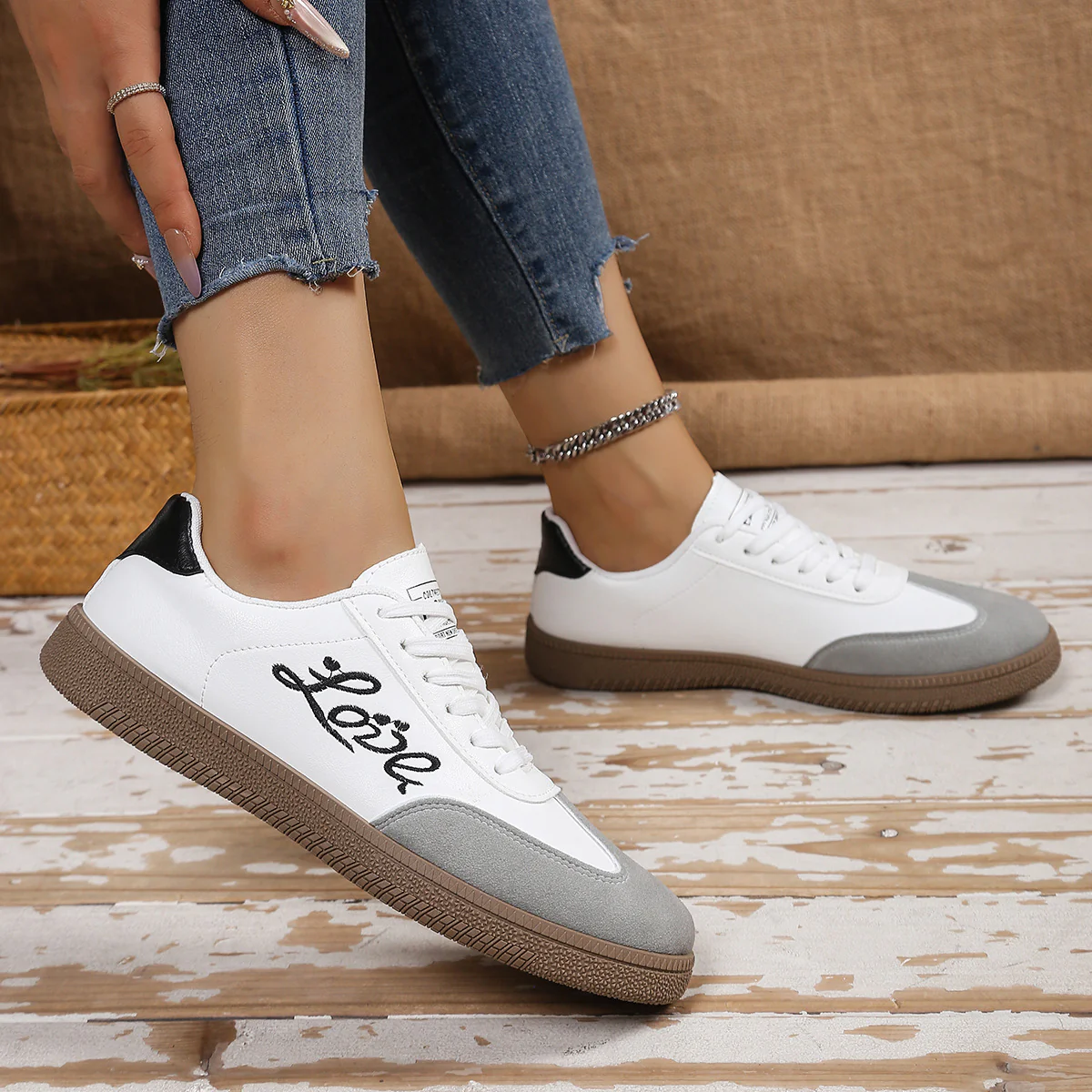Damen Sportliche Sneakers mit modernem Obermaterial und rutschfester Sohle Heidi Mode - Image 4