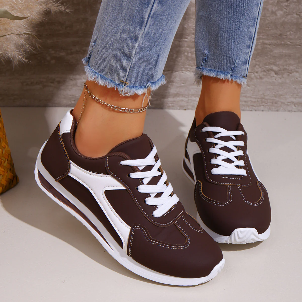Damen Sportliche Sneakers mit modischem Kontrastdesign Heidi Mode - Image 6