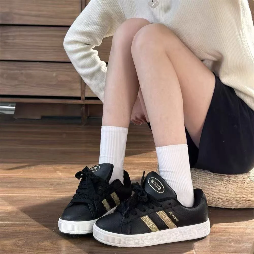 Damen Sportliche Sneakers mit modischem Lederdesign und stabiler Sohle Heidi Mode - Image 4