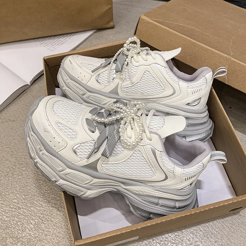 Damen sportliche Sneakers mit modischem Perlen-Schnürsystem Heidi Mode - Image 2