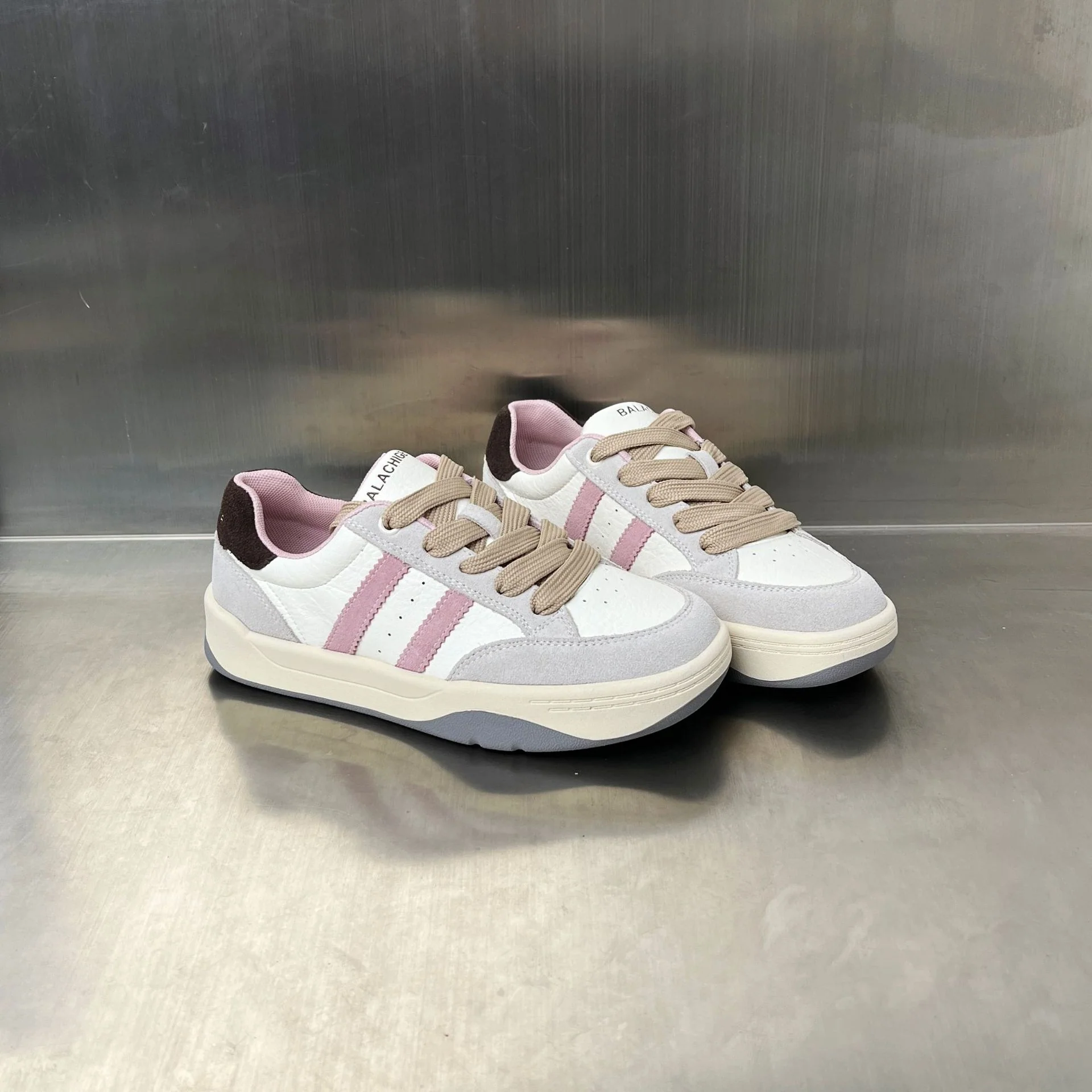Damen Sportliche Sneakers mit modischem Profil und ergonomischer Dämpfung Heidi Mode - Image 4