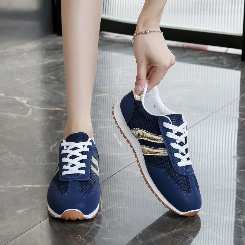 Damen Sportliche Sneakers mit modischen Metallic-Akzenten Heidi Mode - Image 3