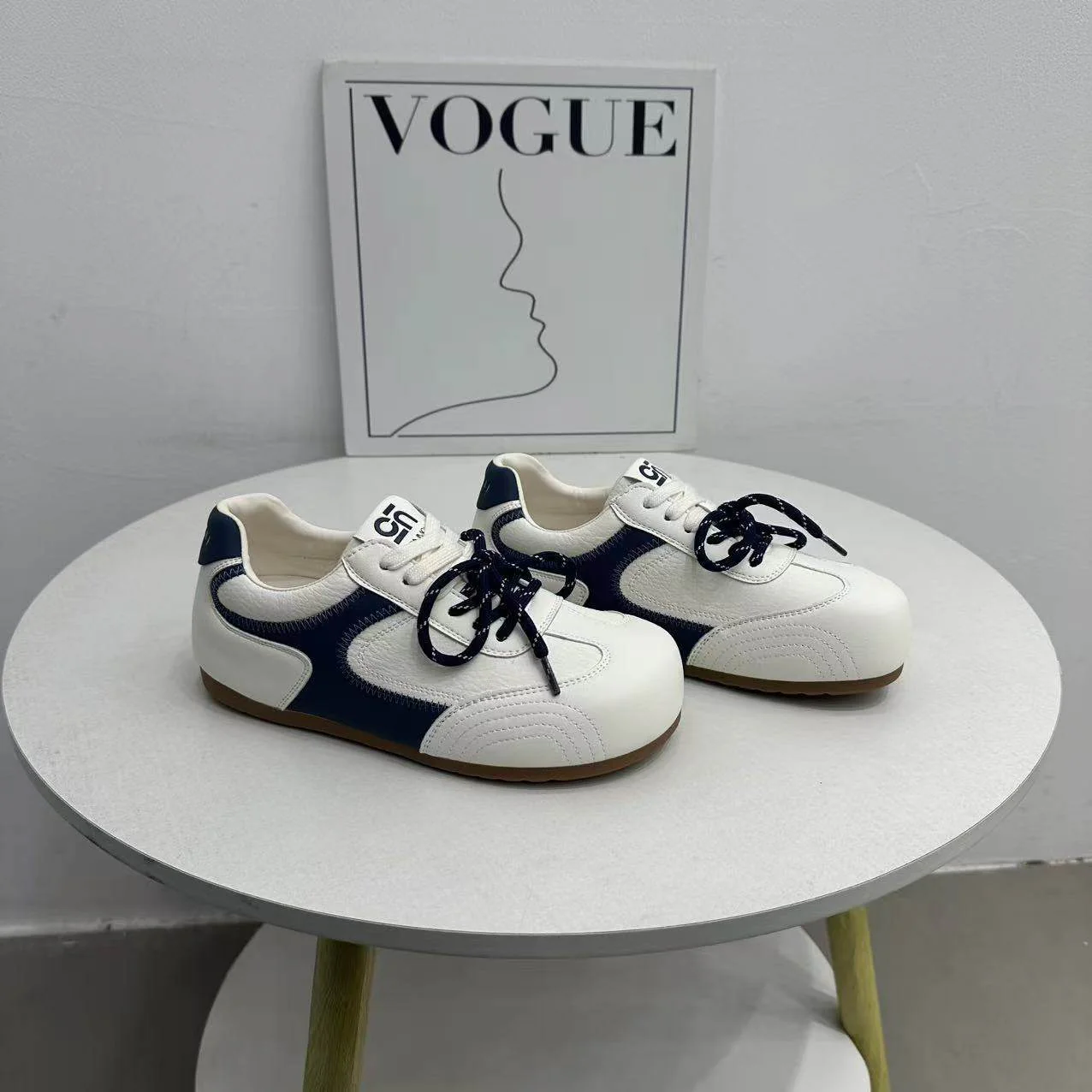 Damen Sportliche Sneakers mit modischer Lederverarbeitung und rutschfester Sohle Heidi Mode