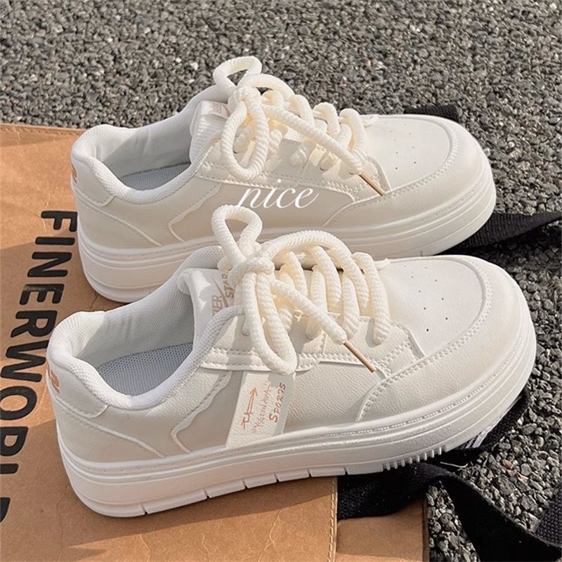 Damen Sportliche Sneakers mit polsternder Sohle und klassischem Design Heidi Mode - Image 4
