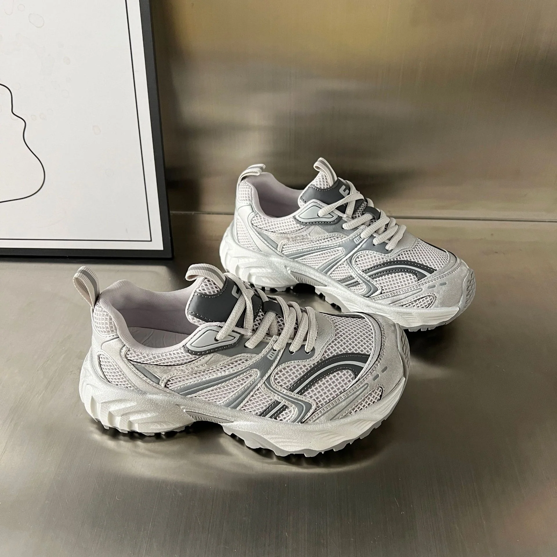 Damen Sportliche Sneakers mit robustem Profil und atmungsaktivem Obermaterial Heidi Mode - Image 5