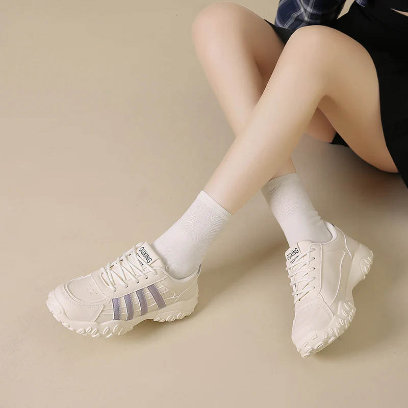 Damen Sportliche Sneakers mit rutschfester Laufsohle und atmungsaktivem Obermaterial Heidi Mode - Image 4
