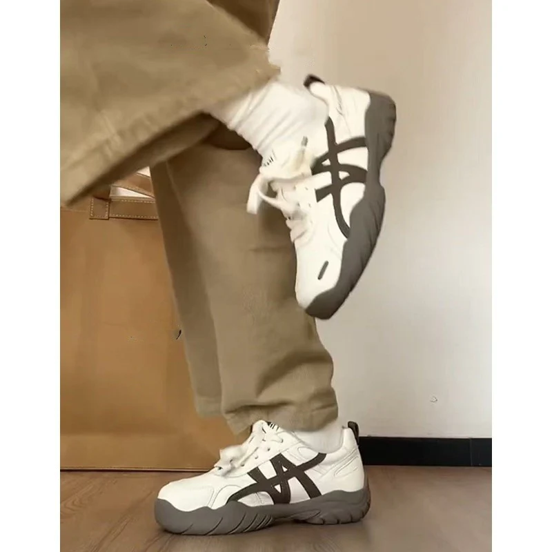 Damen Sportliche Sneakers mit rutschfester Sohle und atmungsaktivem Obermaterial Heidi Mode - Image 3