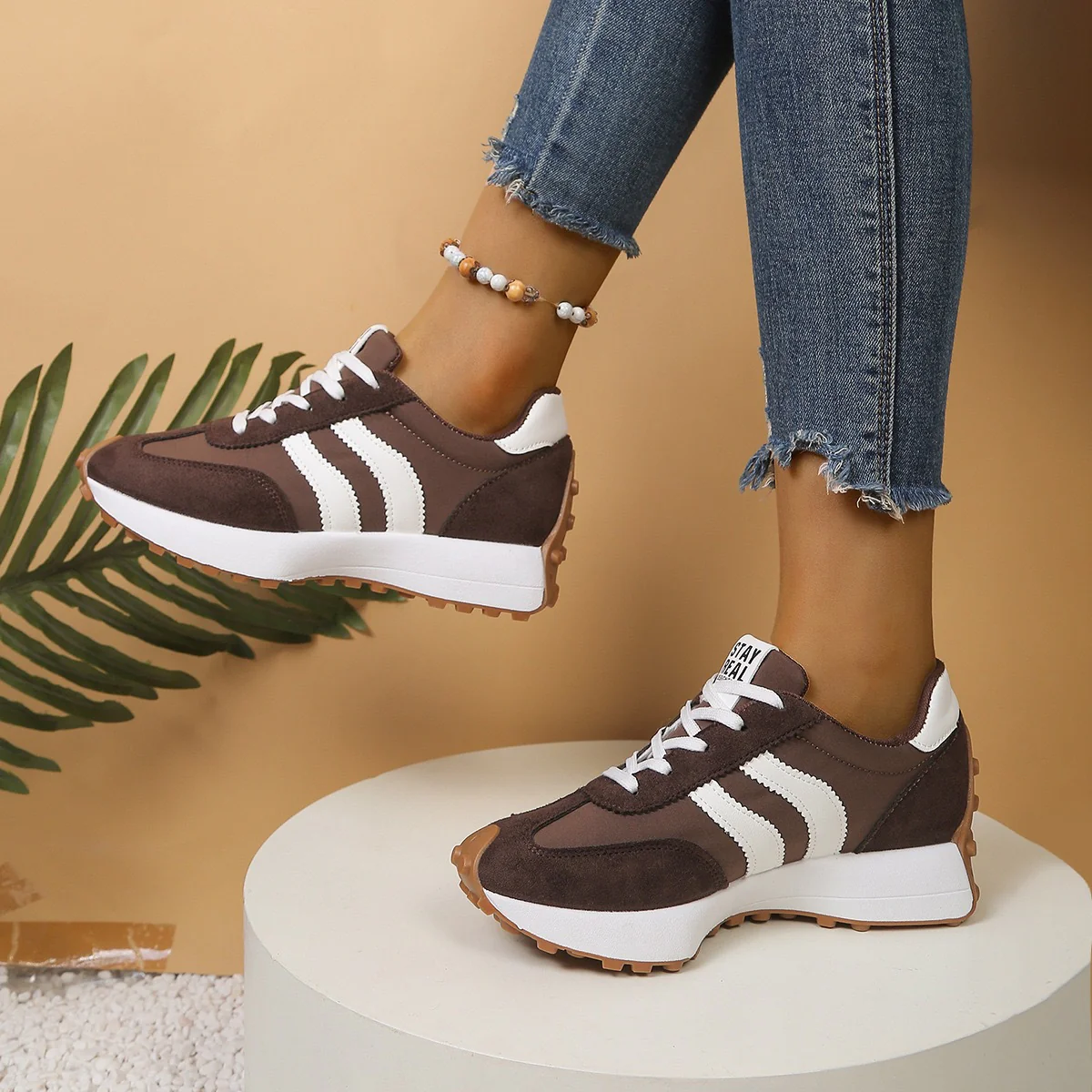 Damen Sportliche Sneakers mit rutschfester Sohle und atmungsaktivem Obermaterial Heidi Mode - Image 9